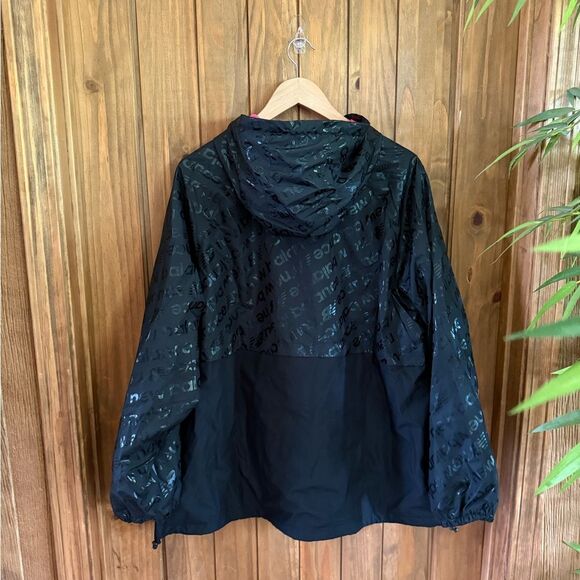 New Balance Zip Up Hooded Windbreaker Jacket in Black/Pink - Picture 2 of 7